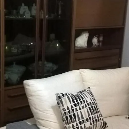 Leoni Apartment